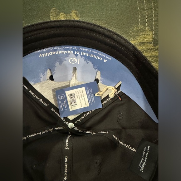 NWT Tentree black logo snap hat with camo - Picture 3 of 5